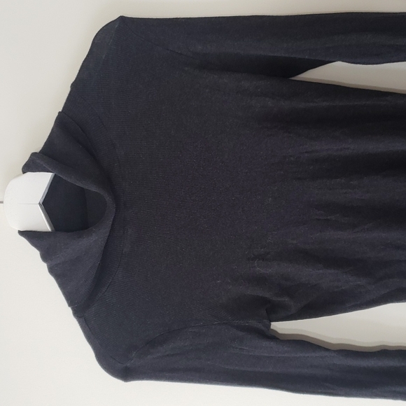 Aritzia Babaton Turtleneck - Picture 2 of 8